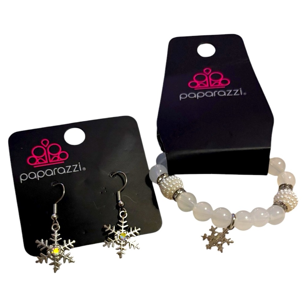 Paparazzi Christmas Snowflake Charm Bracelet & Snowflake Earrings Set NWT ❄️